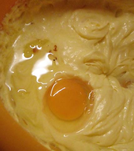 Eier - (backen, Eier, Aufschlagen)