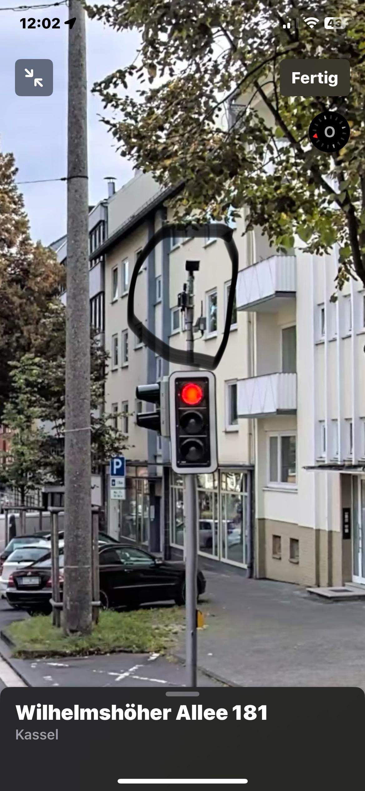 Was ist das kleine schwarze über der Ampel? Und was passiert wenn über ...