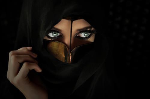 Was Ist Das Was Diese Frau In Ihrem Gesicht Tragt Schleier Foto Islam Glaube Metall