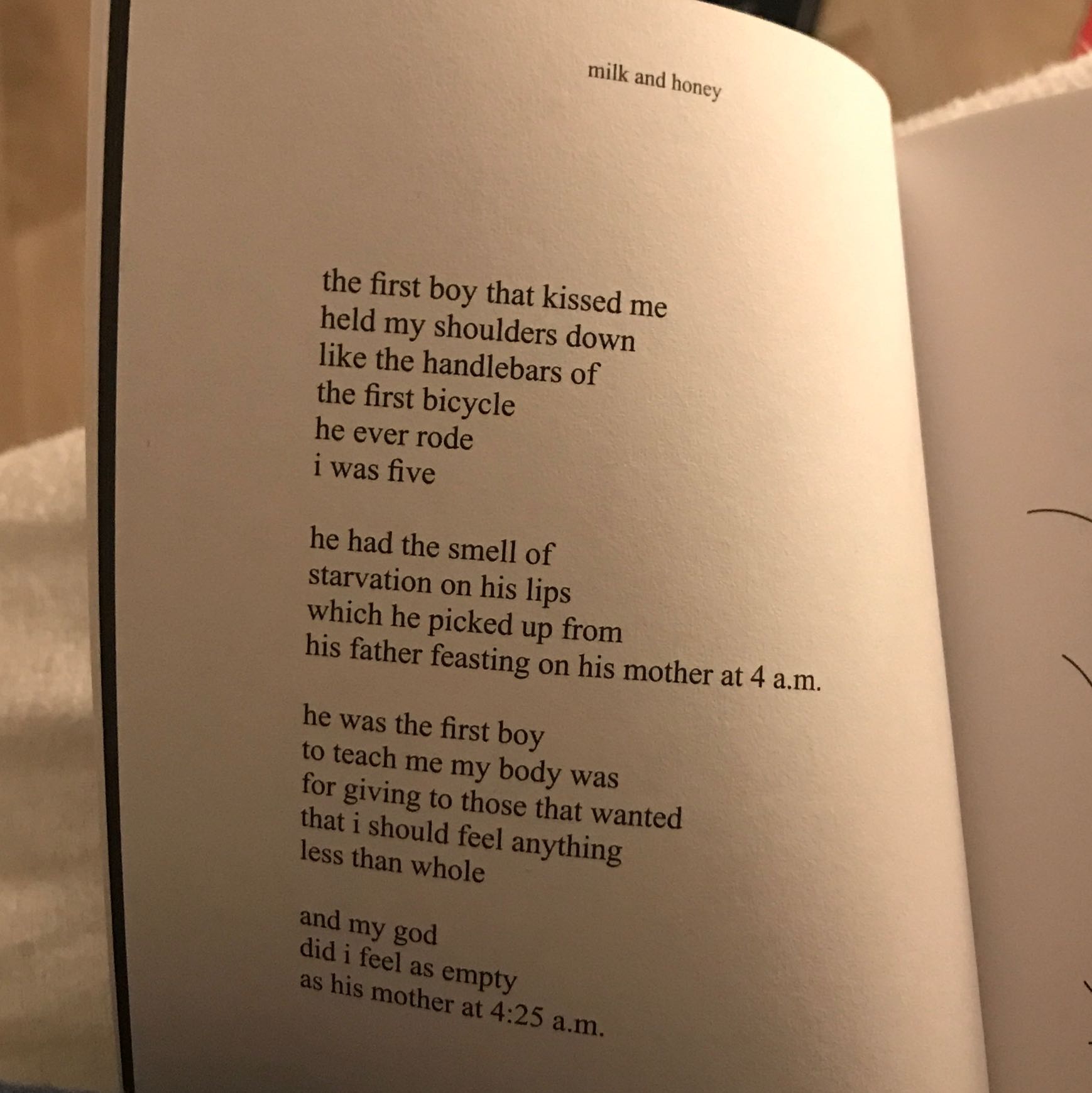Was ist in dieses Kurzen Absatz gemeint (Milk and honey)? (Buch, USA, Literatur) Was ist in dieses Kurzen Absatz gemeint (Milk and honey)? (Buch, USA, Literatur)