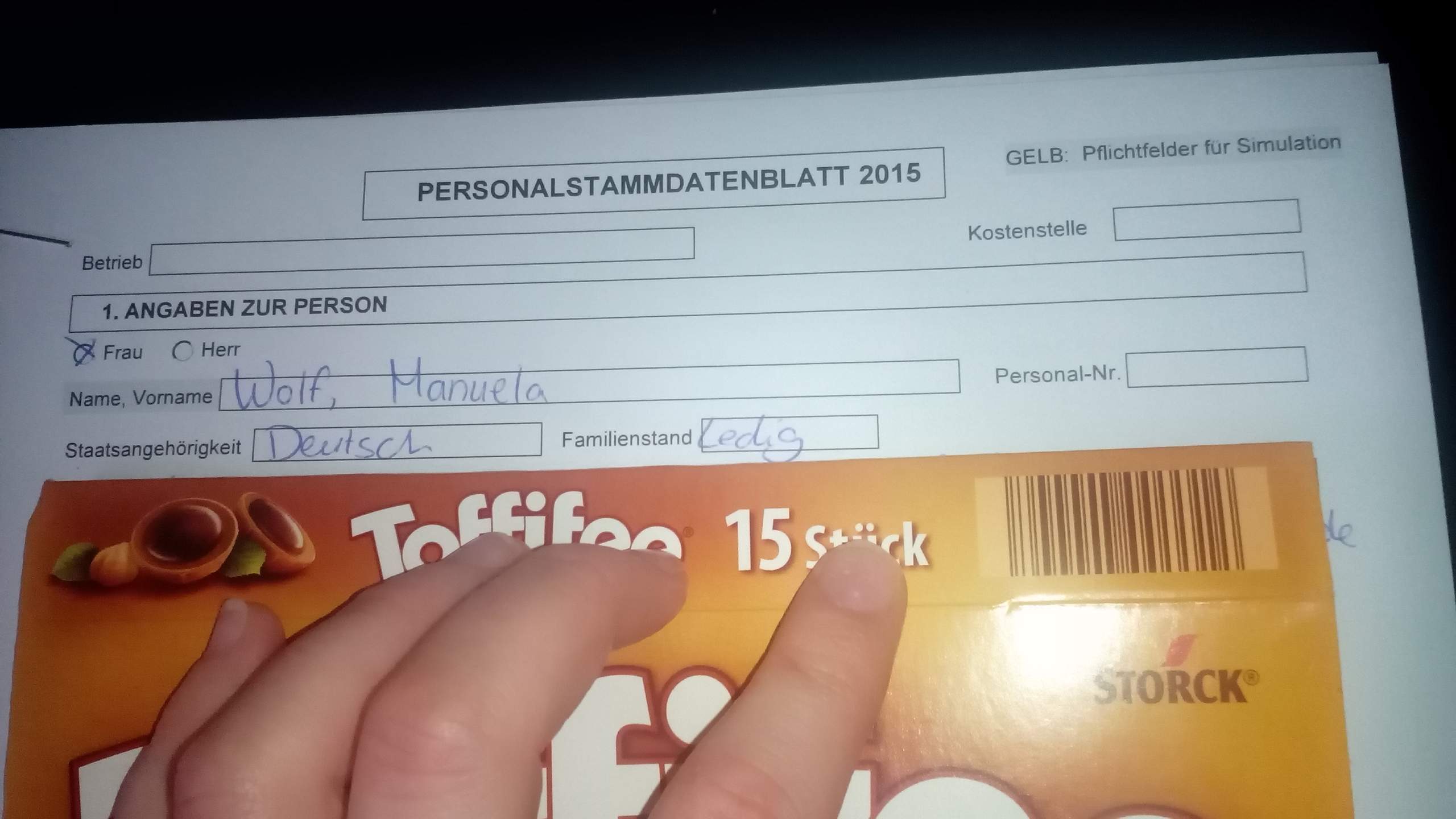 Was ist mit Personal-Nr. gemeint im Vertrag? (Arbeit, Daten)