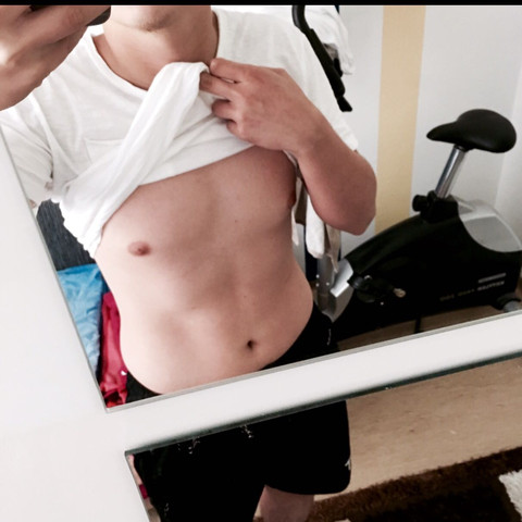 Jetzt gerade 76 kg 1,76 groß
Sportler bzw: (Fussballer).
- (Tipps, Sport krafttraining übungen)
