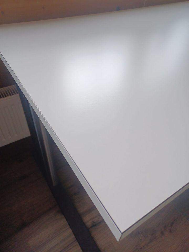 Was kann man für diesen Schreibtisch verlangen? (Verkauf, Kleinanzeigen