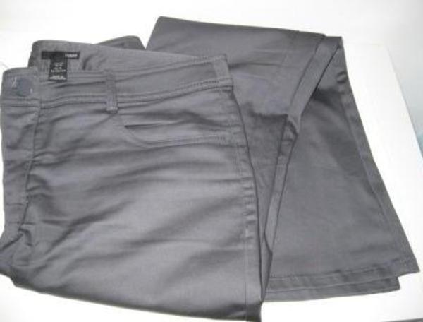 Was Kann Man Zu Einer Hell Grauen Hose Anziehen Farbe Klamotten