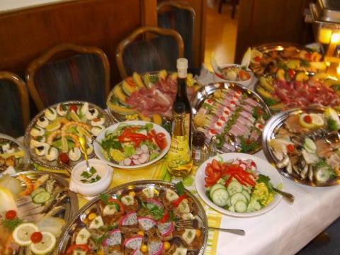 Vorspeisen eier vorspeise fingerfood lecker silvester kochrezepte amuse gueule leckeres skandinavischer fischgerichte fischbuffet salat auswählen Was kocht man an Silvester? (kochen, Rezept)