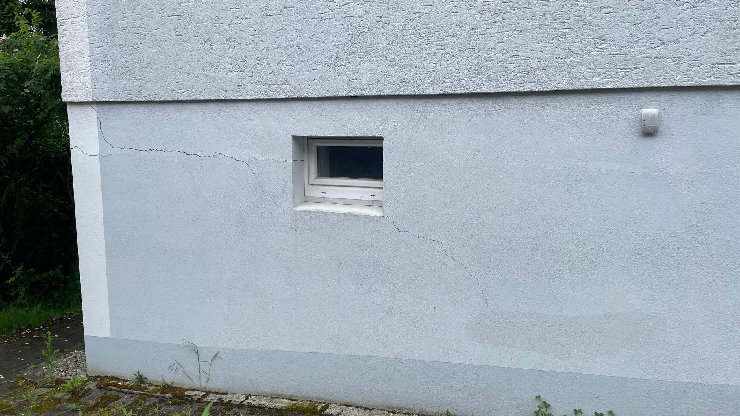 Was können das für Risse in der Aussenwand sein? (Wand, Hausbau, Putz)
