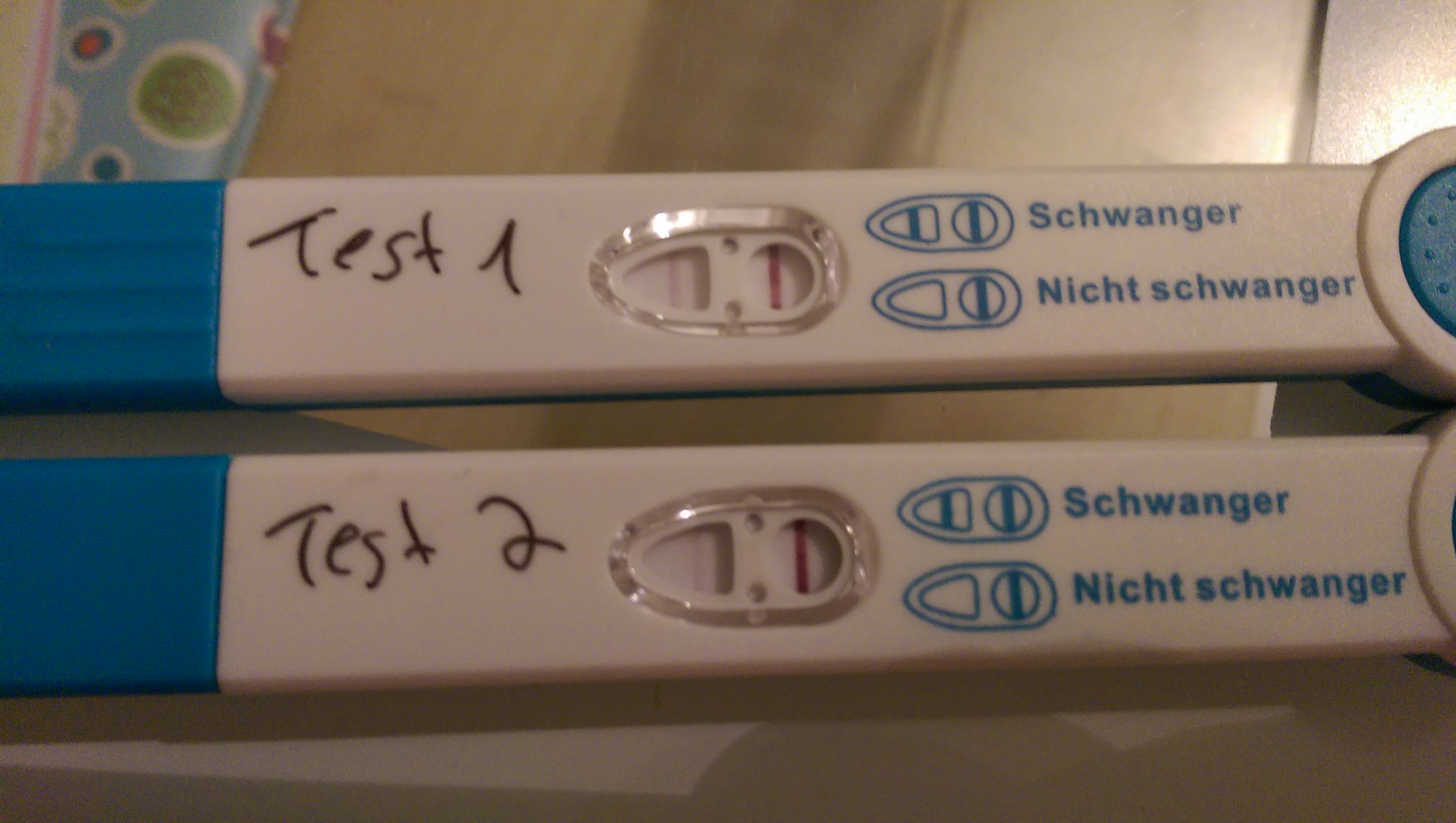 was meint ihr zu den 2 schwangerschaftstests? (Schwangerschaft, Test) was meint ihr zu den 2 schwangerschaftstests? (Schwangerschaft, Test)