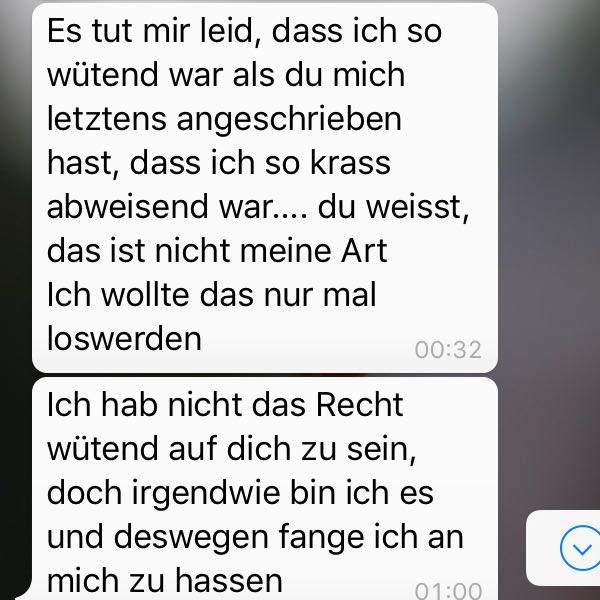 Bild von Ex-Freundin in einem Café mit New Yorker Skyline im Hintergrund