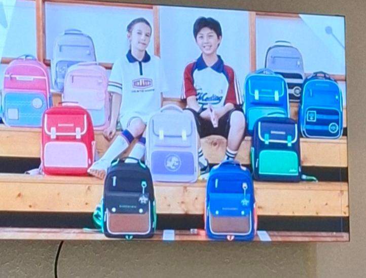 Was passiert, wenn ein europäisches Kind und ein japanisches Kind sich in der Schule sich
