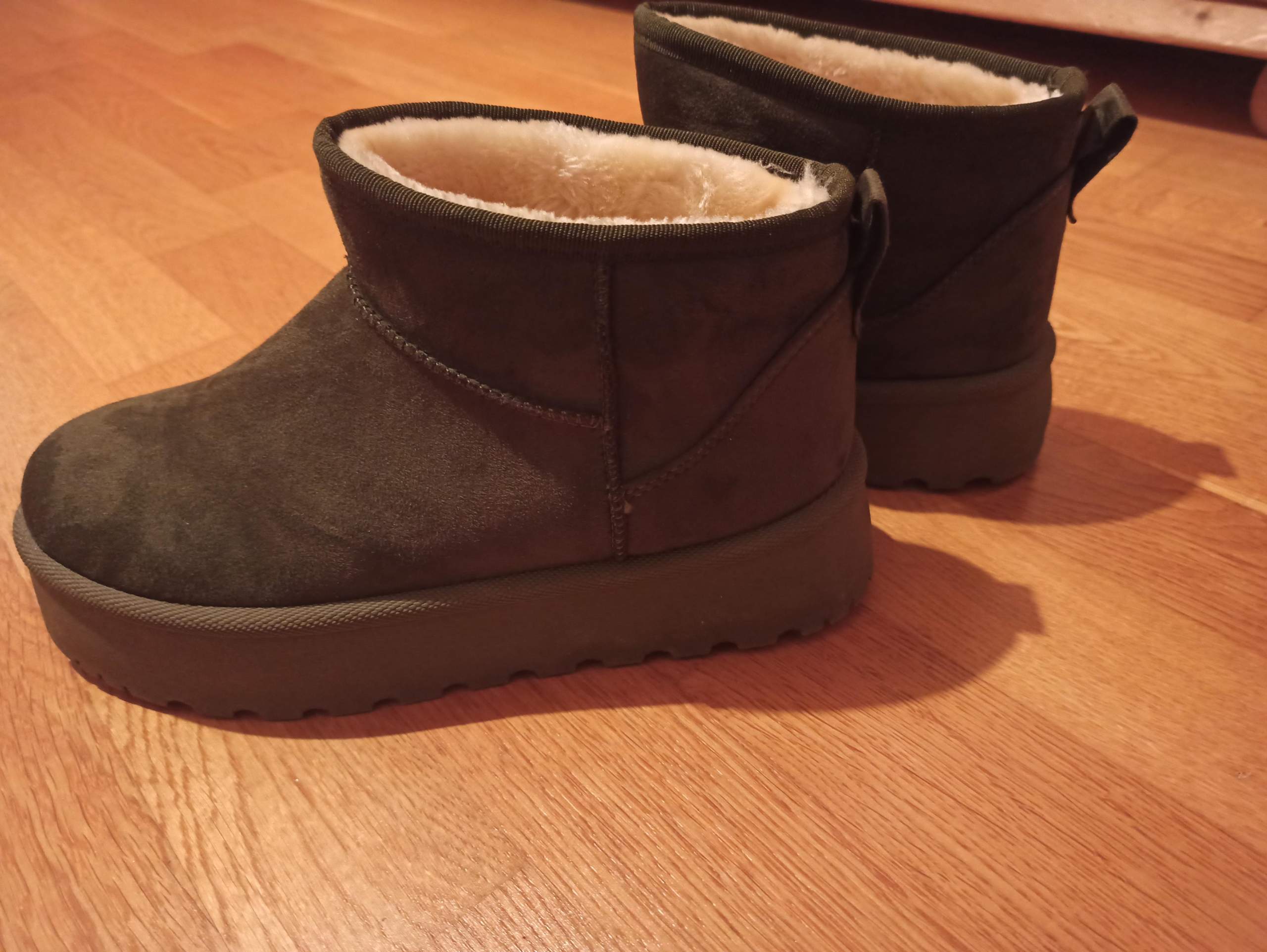 Was sagt ihr zu diesen Schuhen? (Kleidung, Mode, Aussehen)