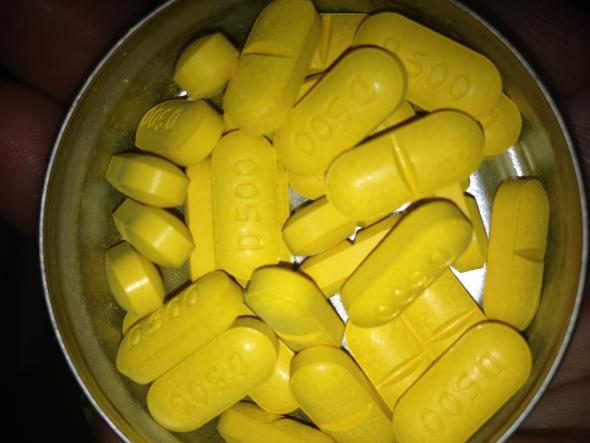 Gelbe Tabletten  - (Tabletten, gelbe Pillen)