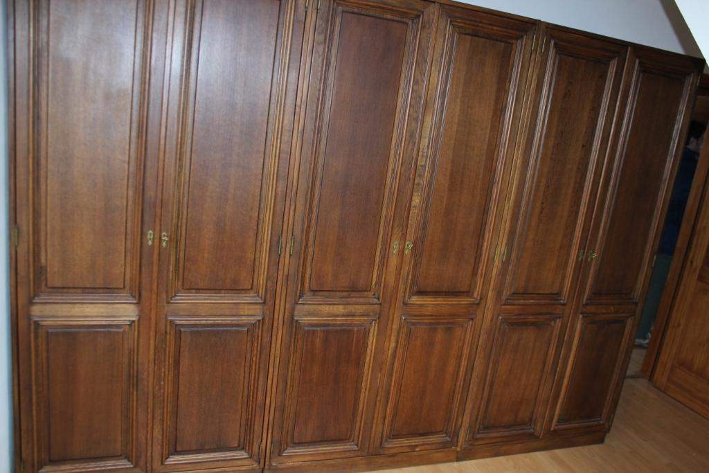 Was sind das für Möbel? Welches Holz? Sind die antik? (Holzart