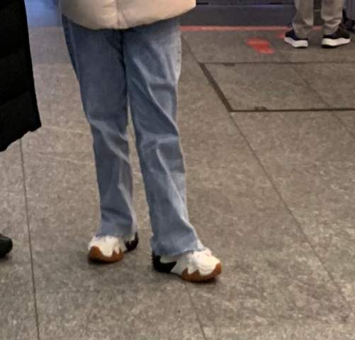 Was sind das für Schuhe bzw Sneakers?