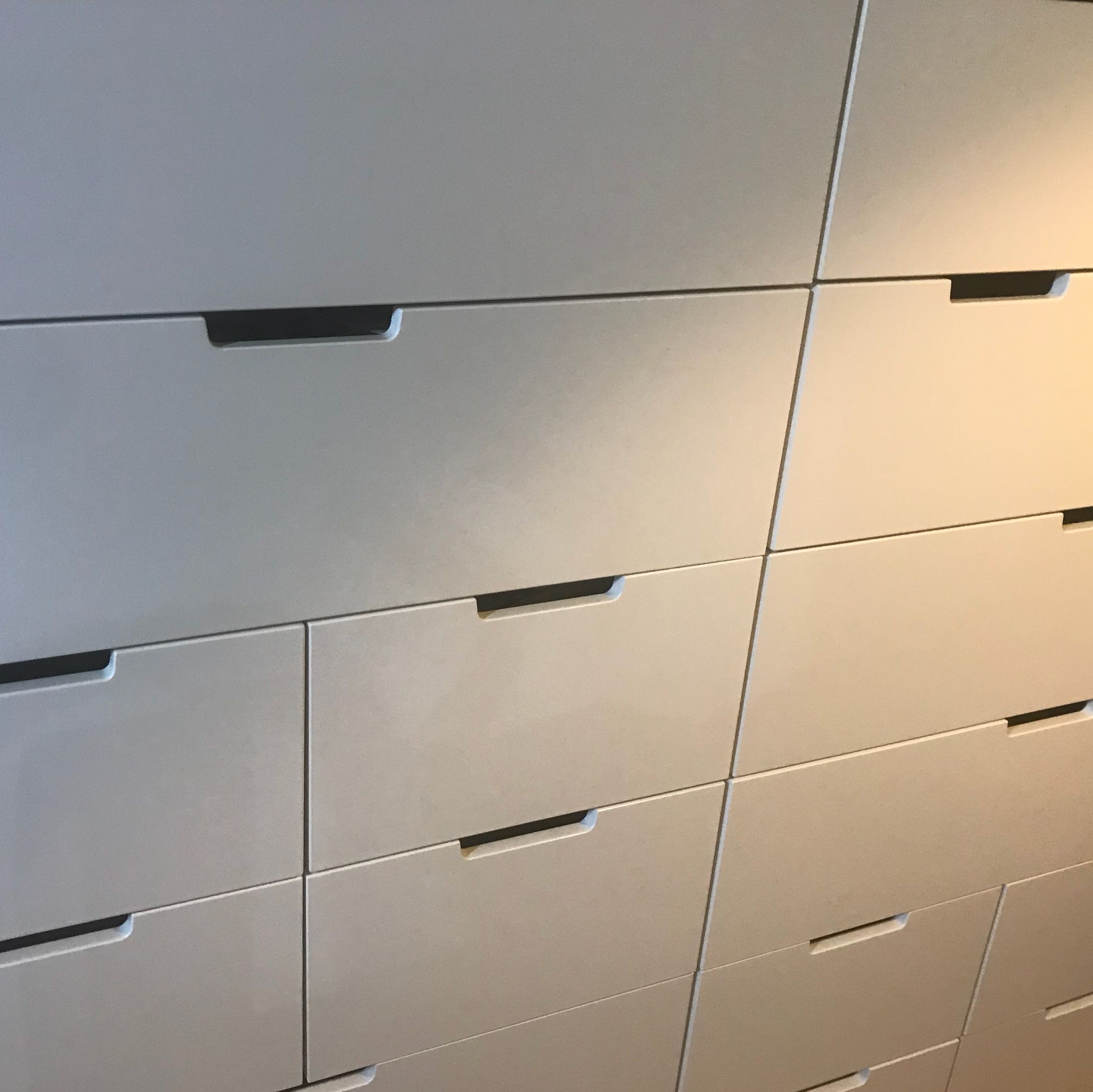 Was sind denn das für Flecken im Innenschrank (nur Schubladen Innen