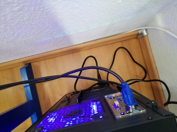 - (Computer, Bildschirm, gehtnichtmehran)