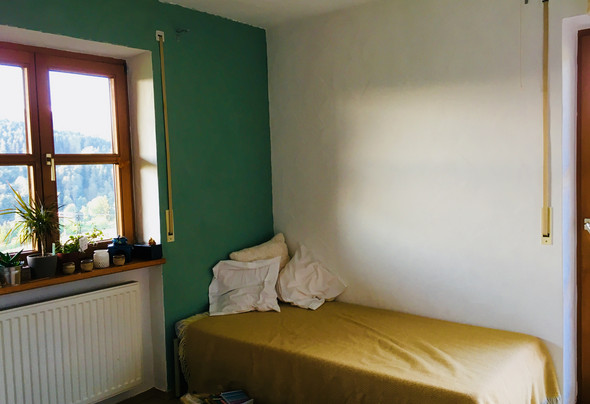 Was Soll Ich Uber Mein E Bett Couch Hangen Wohnung Haus Zimmer