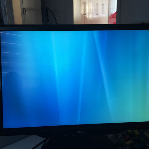 Nach dem Starten, kein Wilkommen, man gelangt nicht ins Desktop. - (Windows, Vista, Desktop)