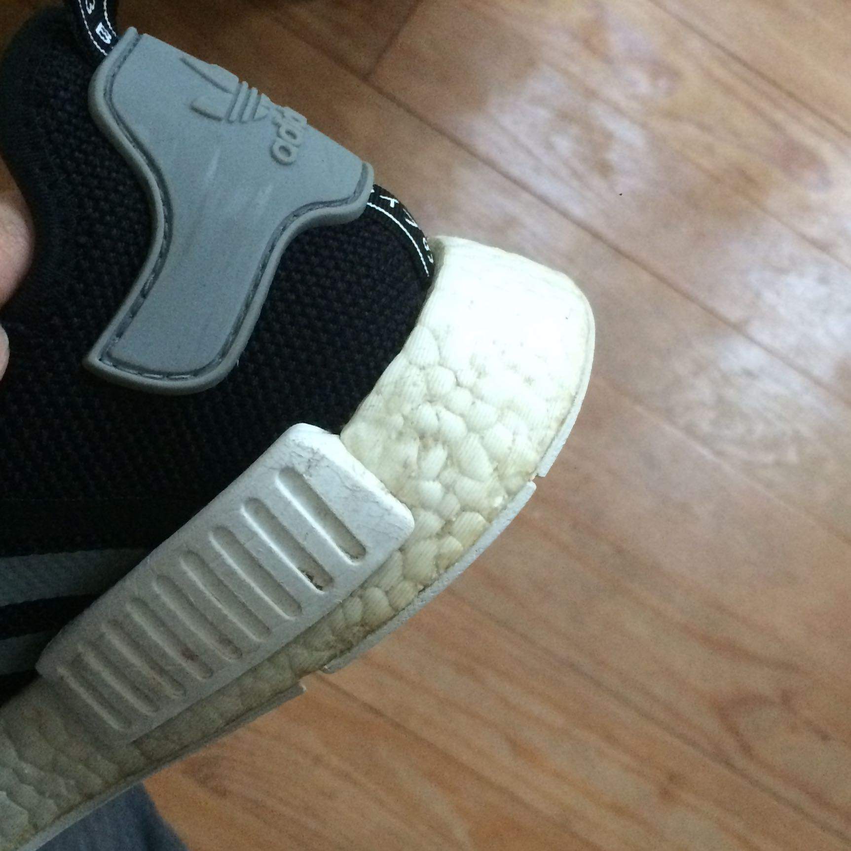 Was sollte man benutzen um weiße Schuhsolen wieder strahlend weiß zu bekommen? (Schuhe, Sneaker