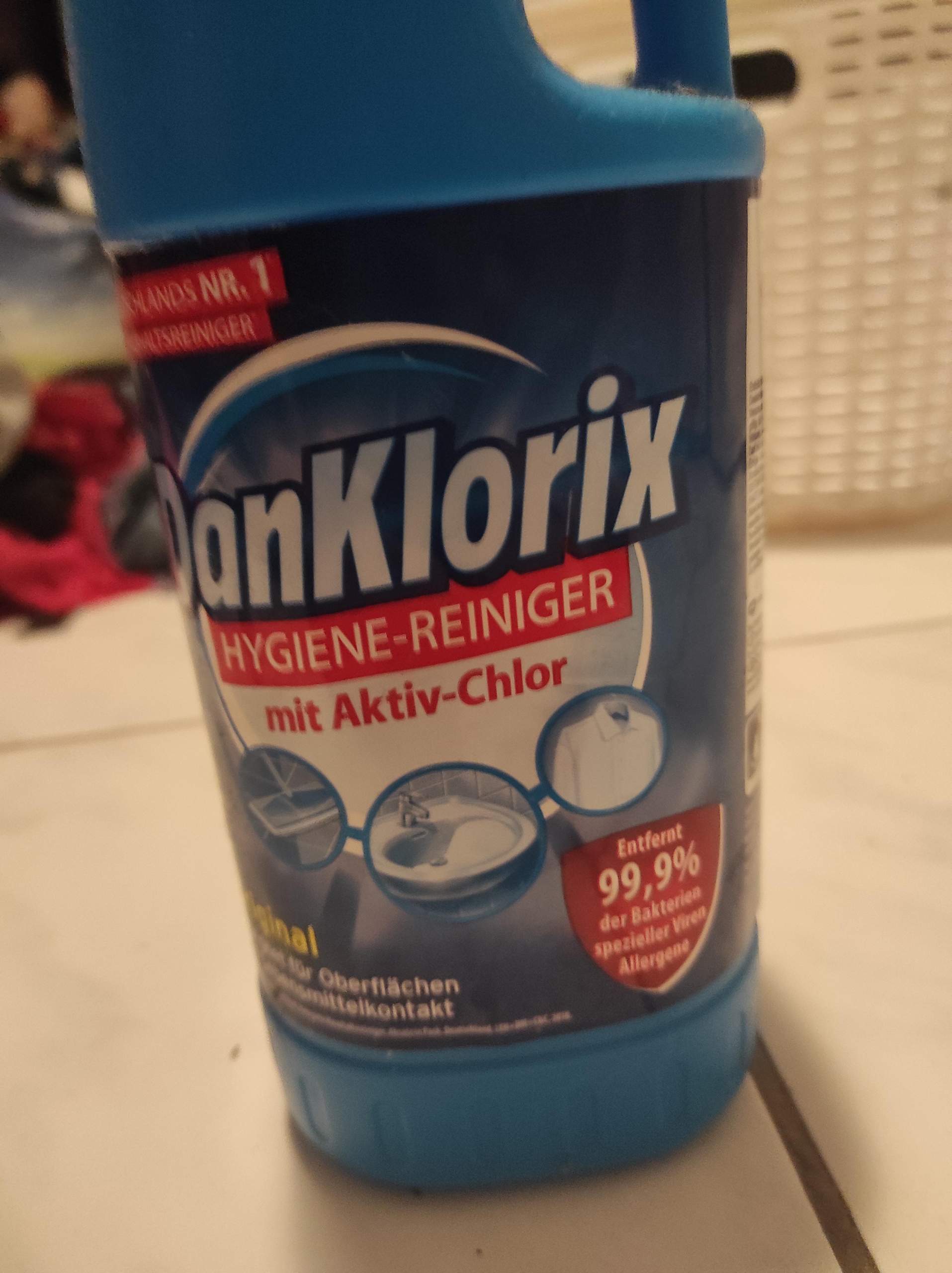 Was würde passieren wenn ich das ausfersehen auf meine Hand ausschüten würde? (Haut, Chlor)