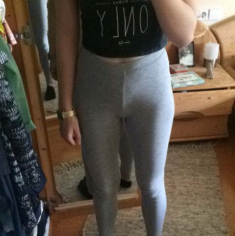 Was würdet ihr zu der Leggins anziehen? (Mode, Kleidung, Outfit)