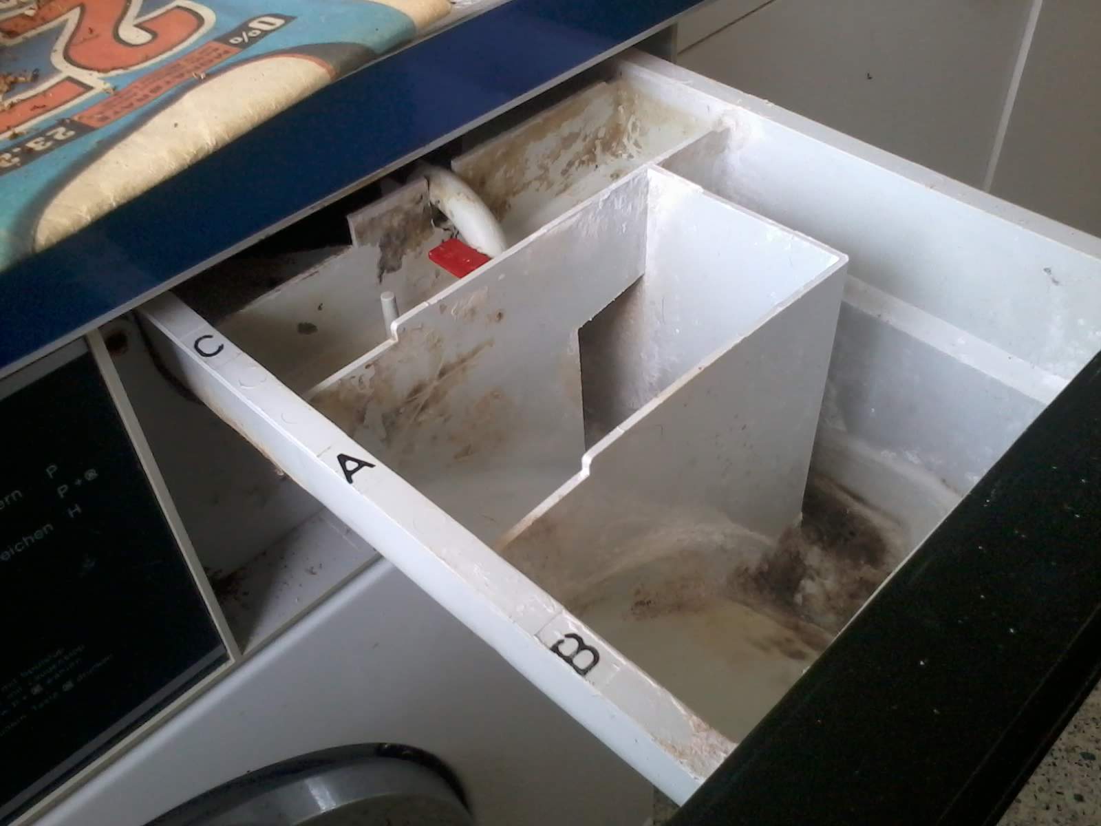 Waschmaschine - Waschmittel Behälter total Verschmutzt (Reparatur