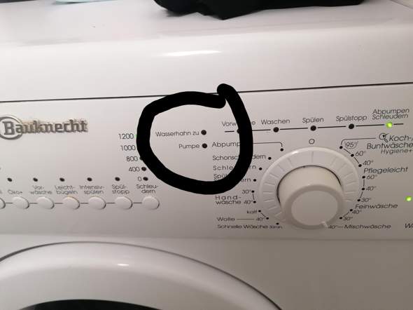 Waschmaschine Bauknecht Pumpe Knopf leuchtet rot?