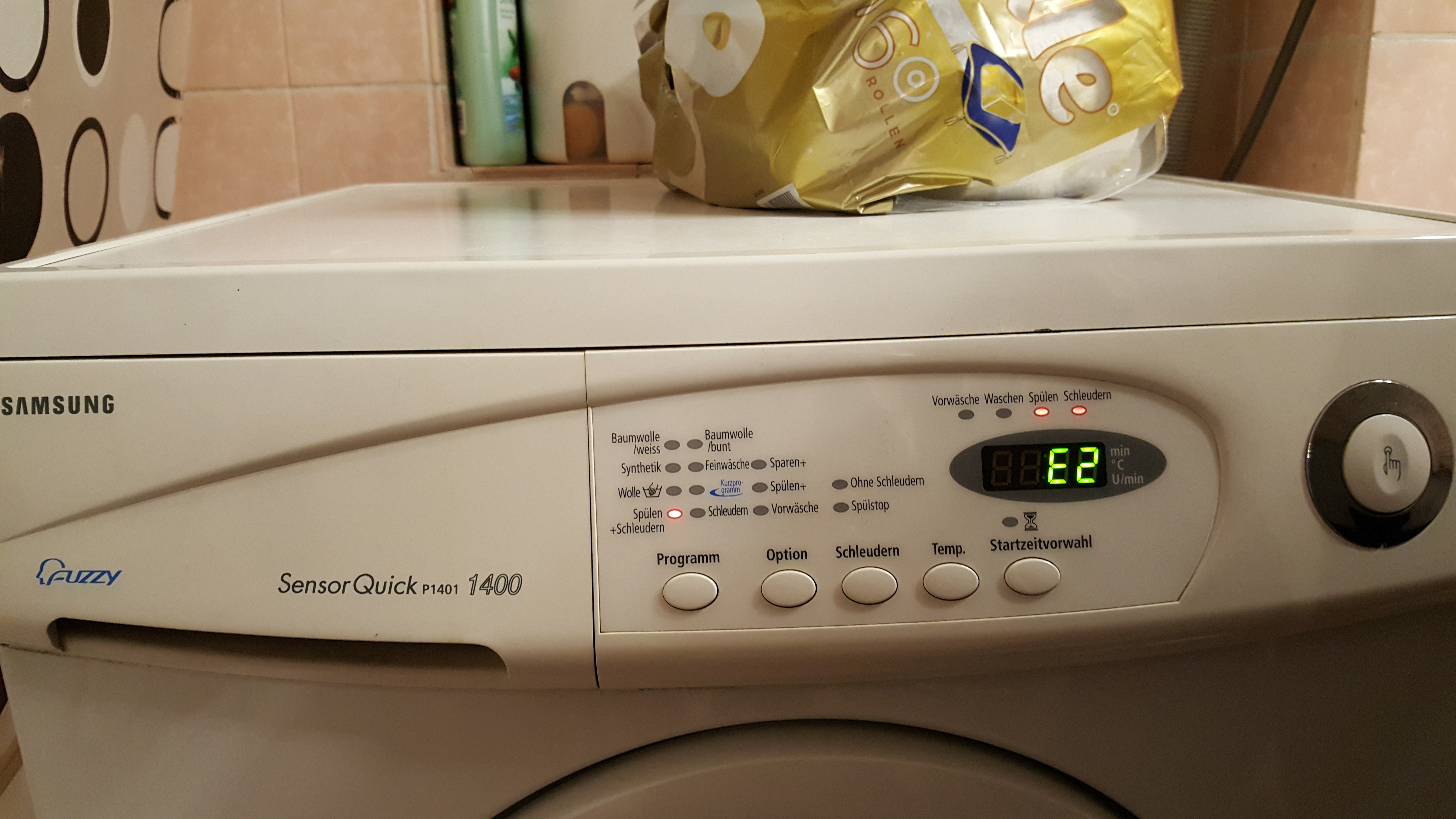 Waschmaschine Lauft Nicht Weiter Und Meldet Einen Fehler