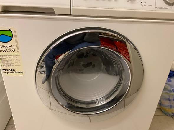 Waschmaschine Miele Novotronic w913 schäumt extrem beim reinigen?