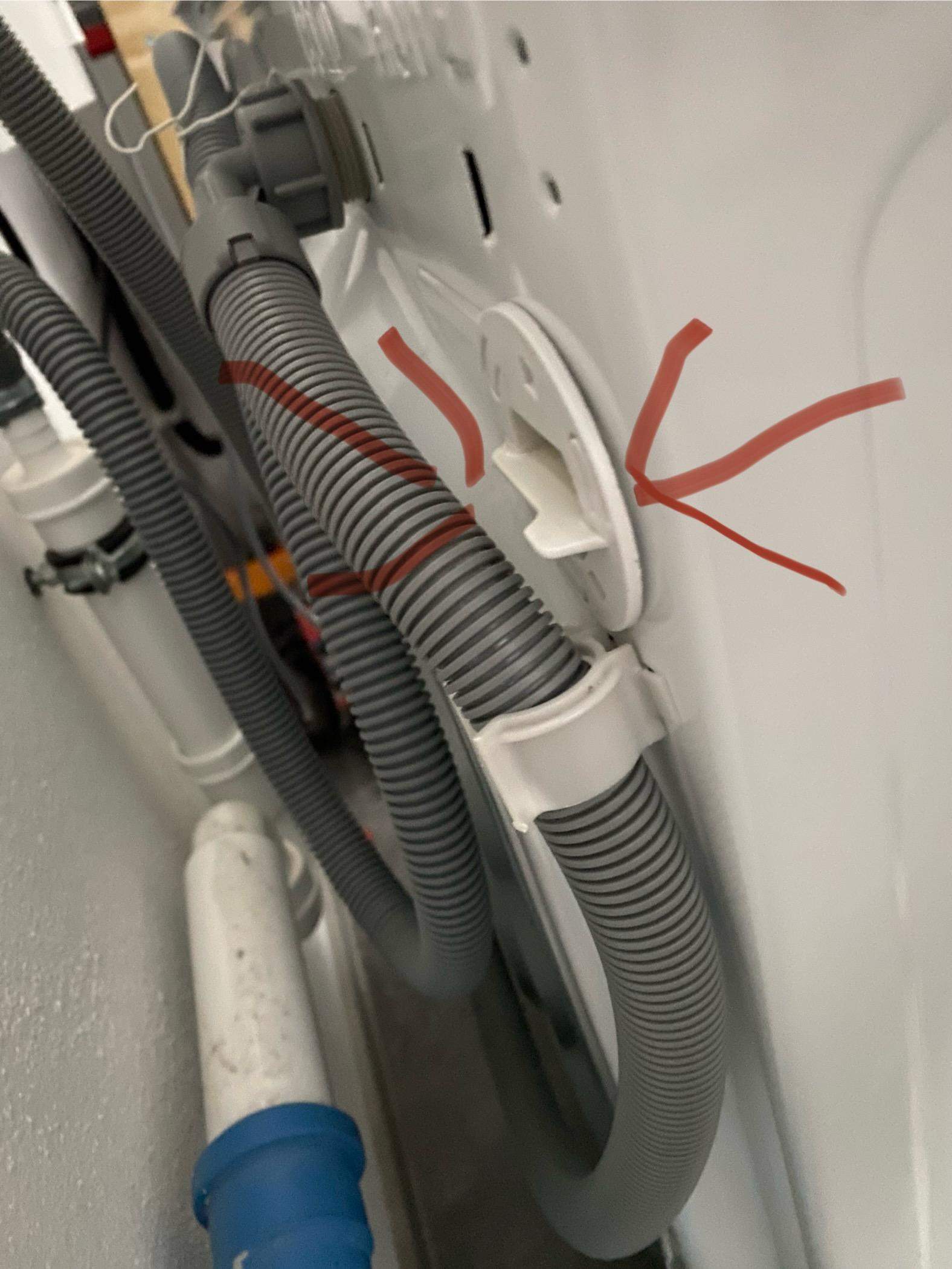 Waschmaschine schäumt hinten über? (Reparatur, Haushaltsgeräte, Sanitär)