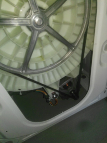 Waschmaschine Schleudert Nicht Mehr Bilder Sind Im Anhang Brummt Nur Noch