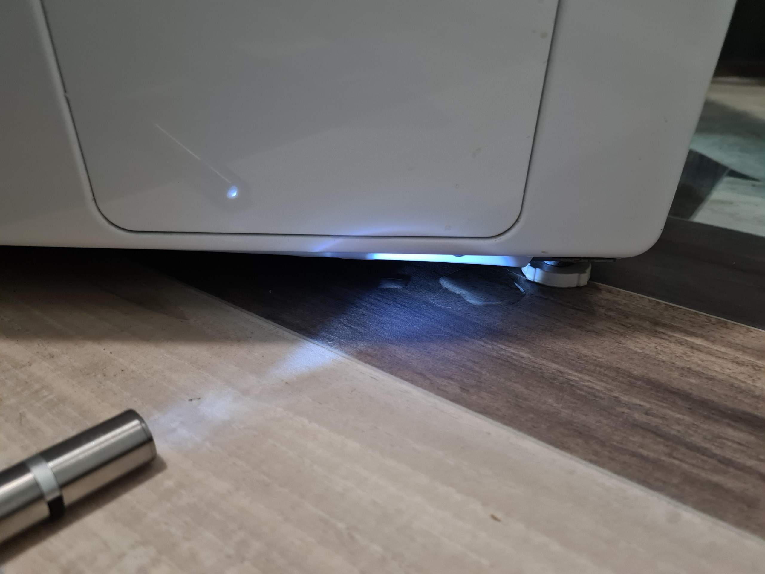 Waschmaschine Tropft Unten