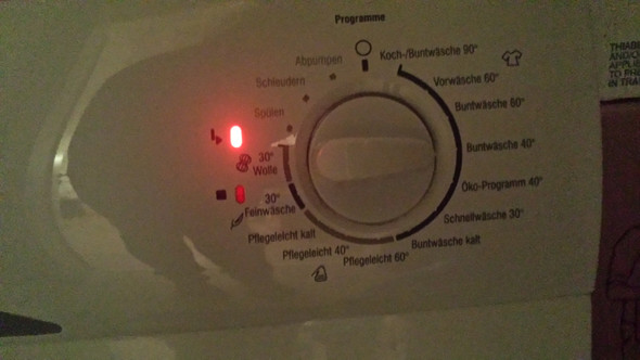 Vermeintliche Kontrollleuchte - (Waschmaschine)