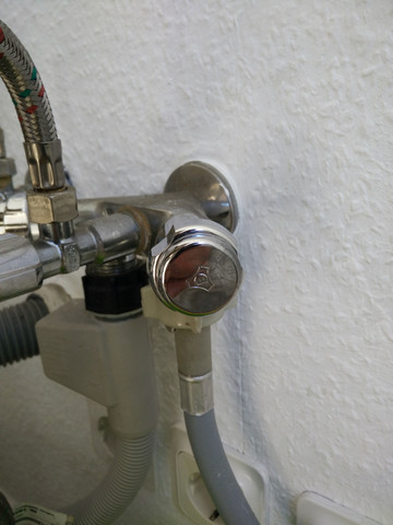 Waschmaschinenanschluss in der Küche - in welche Richtung geht er zu