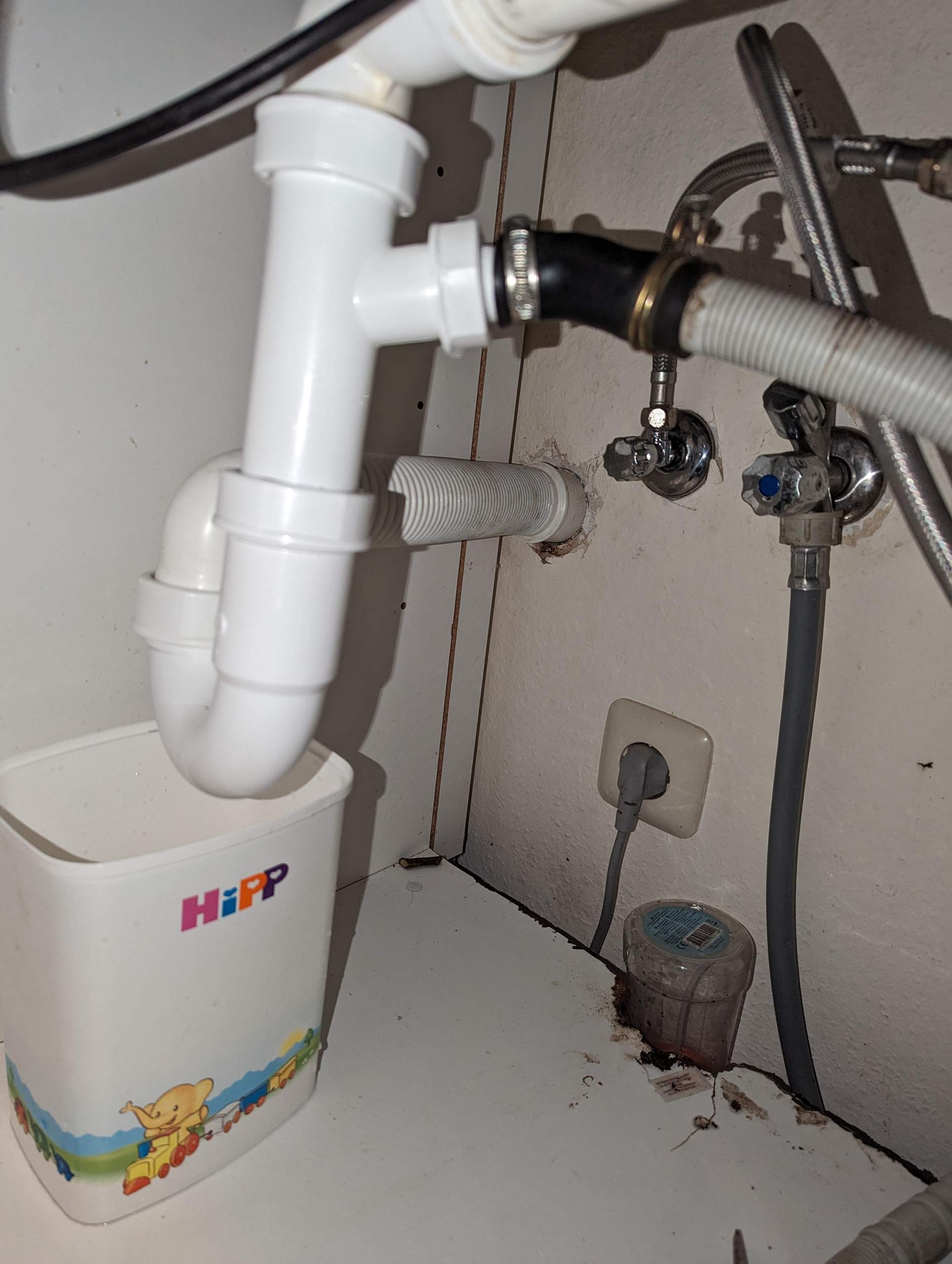 Wasser fließt nur langsam ab und Wasser sammelt sich in der Spülmaschine? (Sanitär, Klempner