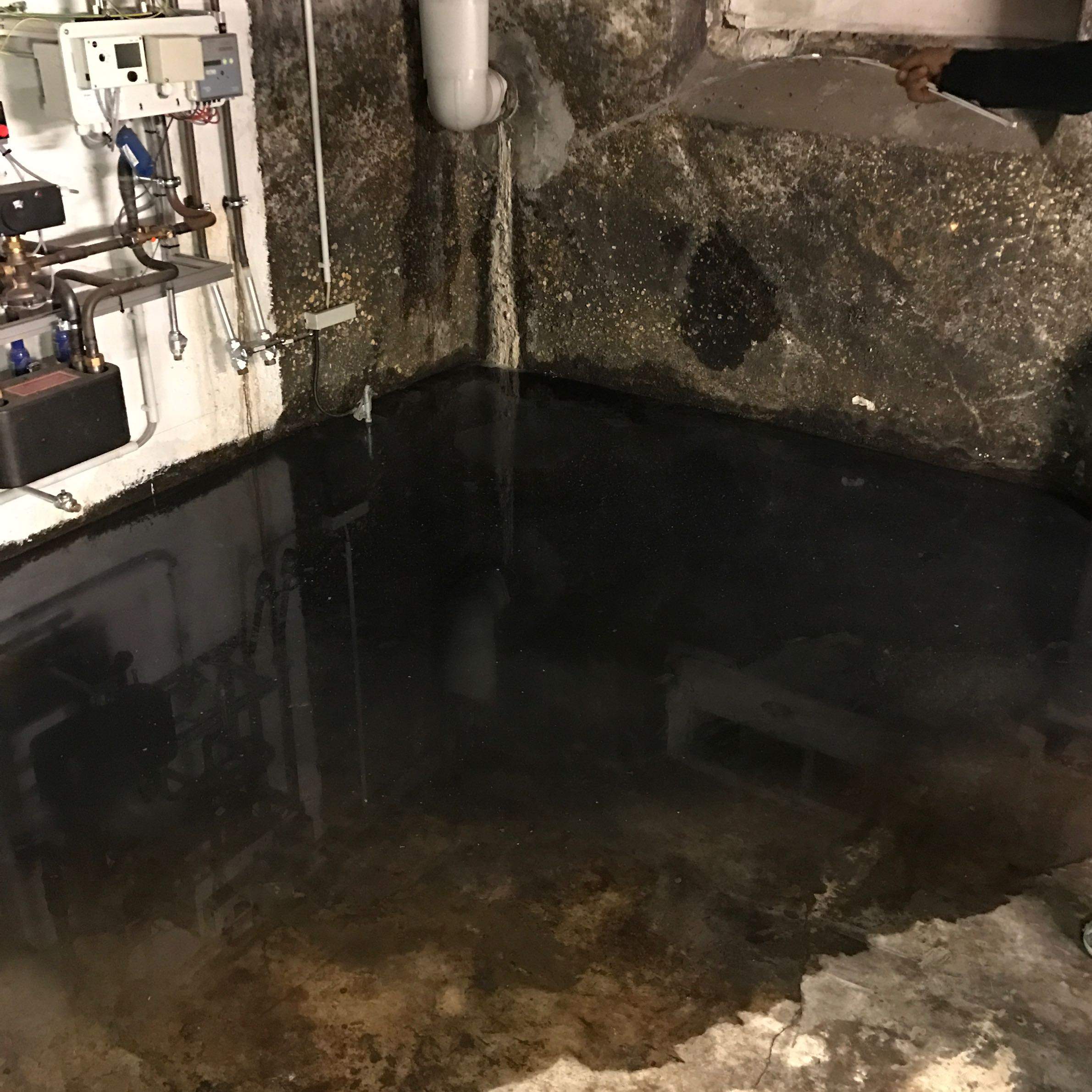 Wasser Im Keller Und Es Riecht Furchterlich Wasserschaden Wasser Im Keller Und Es Riecht Furchterlich Wasserschaden