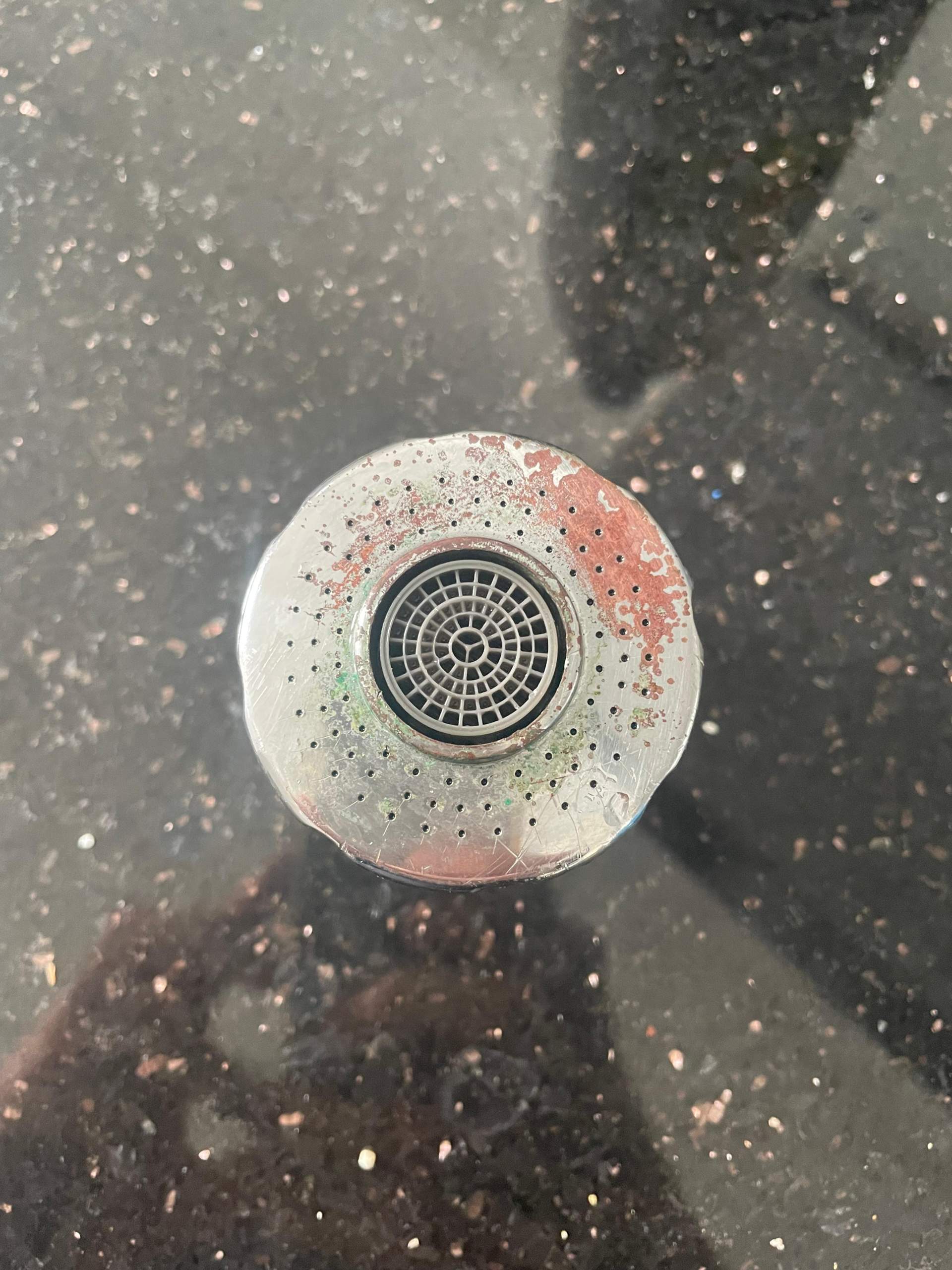 Wasserhahn Chrom blättert ab? (Gesundheit, Wasser, kochen)