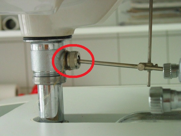 Wasserhahn getauscht. Abflussverschluss undicht. Was tun?