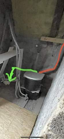 WC Anschluss an Abwasserrohr und Abluftrohr (was aus dem Dach rausgeht)?
