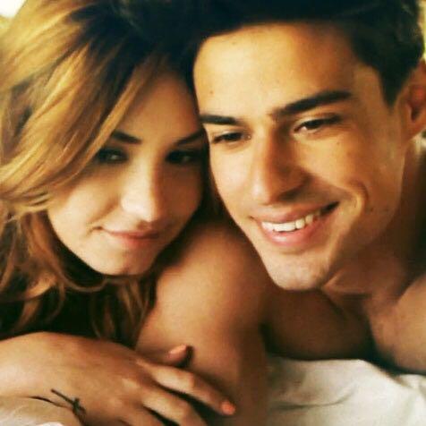 Bild aus dem video - (Name, Musikvideo, Demi Lovato)