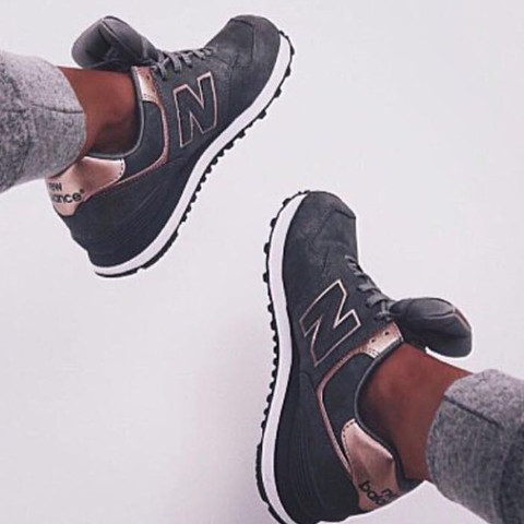 Diese Schueb meine Ich 👀☝🏼️ schon mal danke im vorhinein 😌😊 - (Schuhe, suche , New Balance)
