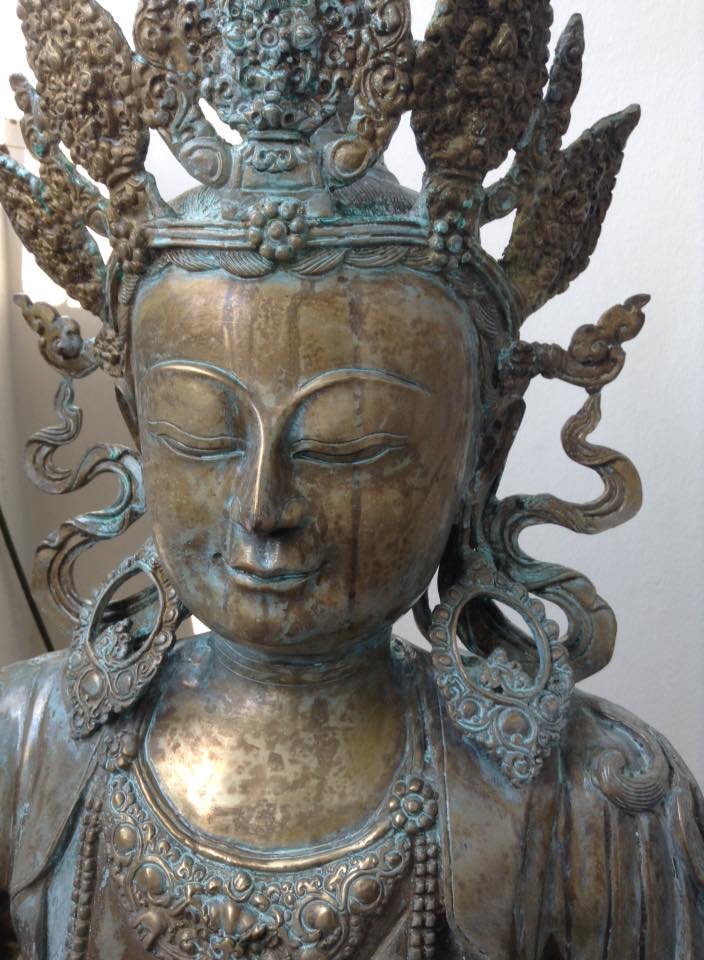 Weiß jemand evtl wie ich den Grünspan vom Buddha entfernen ...