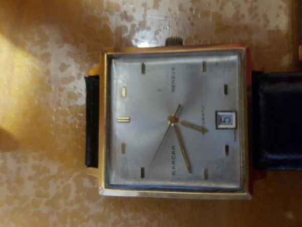 - (Uhr, Armbanduhr, uhren-wert)