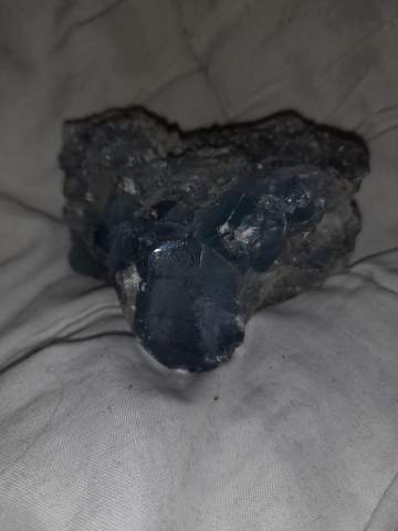 Weiß jemand, was das für ein Stein ist?