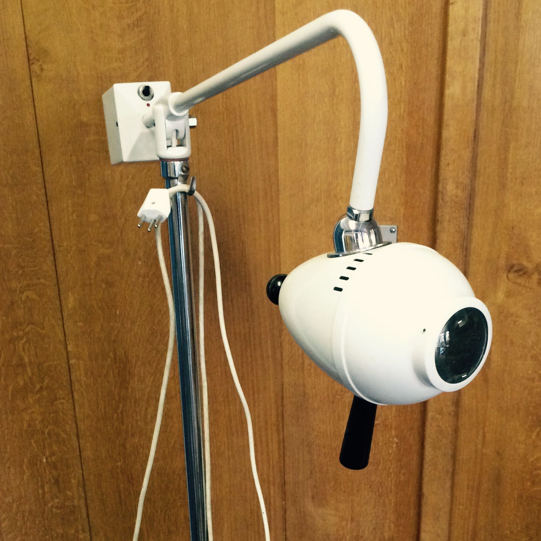 Weiss Jemand Was Das Für Eine Lampe Ist Medizin Gerät Weiss Jemand Was Das Für Eine Lampe Ist Medizin Gerät