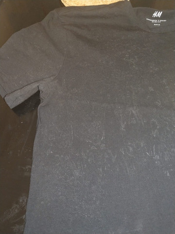 Weisse Flecken Auf Schwarzen T Shirts Nach Waschen Kleidung Haushalt