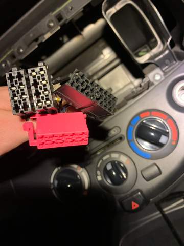 Welche Anschlüsse für Nissan Micra K12 2009 Radio? (Computer, Technik