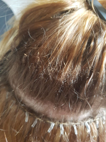 Welche Anspruche Habe Ich Bei Verbrannten Eingeschweisst Wordenen Extensions Vom Friseur Anwalt