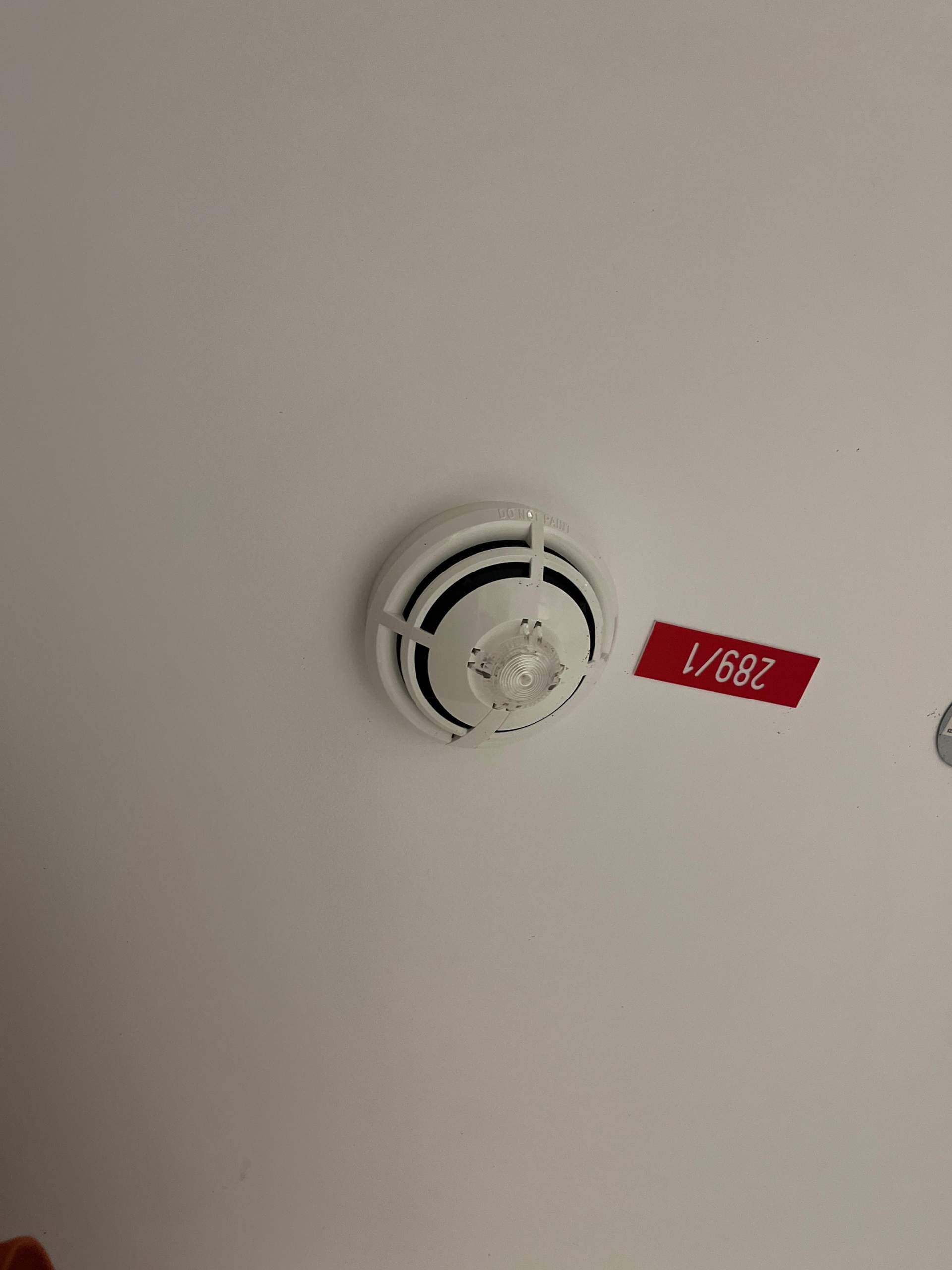 Welche Art Rauchmelder ist das oder sprich wie tickt er? (Haushalt, Zigaretten, Hilfestellung) Welche Art Rauchmelder ist das oder sprich wie tickt er? (Haushalt, Zigaretten, Hilfestellung)