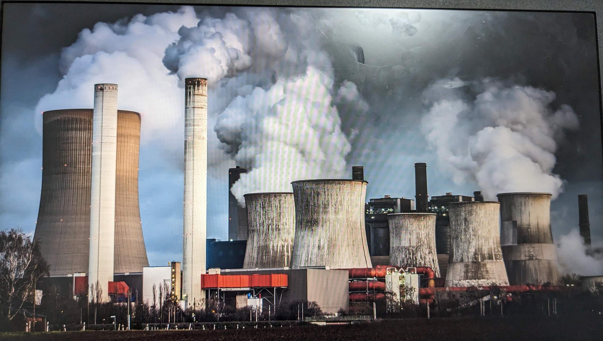 Welche Art von Kraftwerk ist auf diesem Bild zu erkennen? (Strom