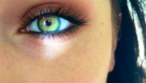Welche Augenfarbe hat meine Freundin?